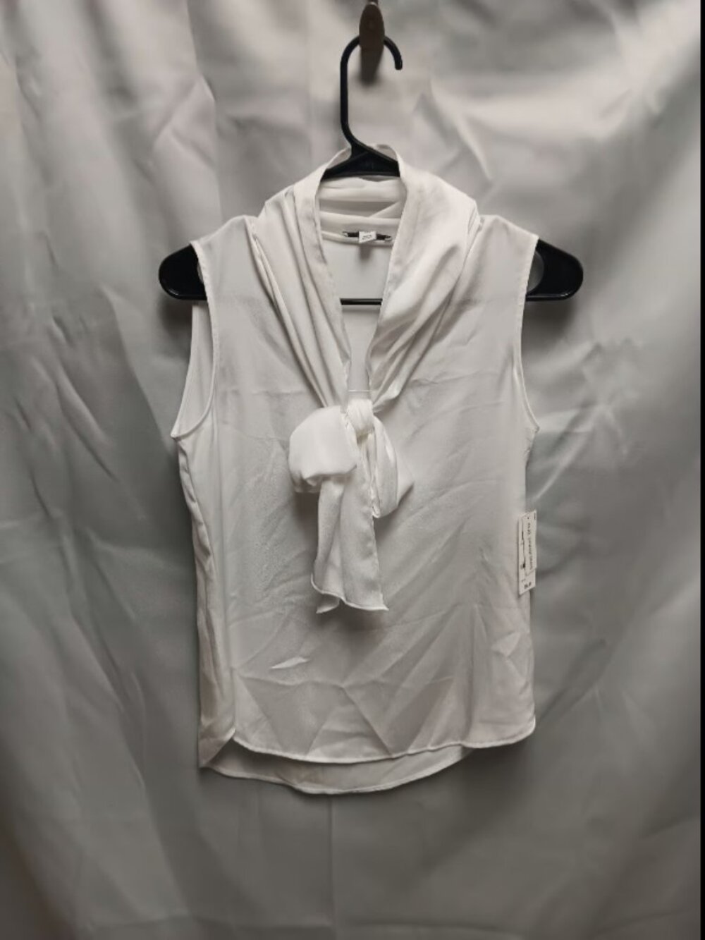 Women's Suit Seperates White Sleeveless Tie Neck Blouse Size XXS NWT ORG $59